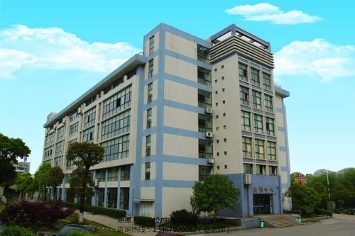 湘潭市商贸职工学校（湘潭市工业贸易学校）-图1