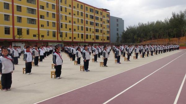 曲靖市育才学校（曲靖育才学校收费标准）