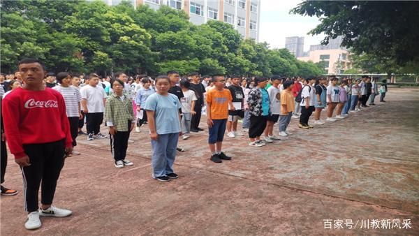 四川商贸学校德阳（四川商贸学校德阳校区有多少学生）-图3