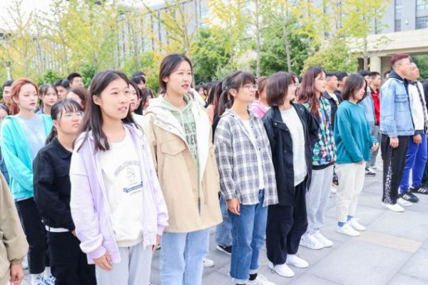 南京旅游职业学院操阳（南京旅游职业学院校服女生）-图2