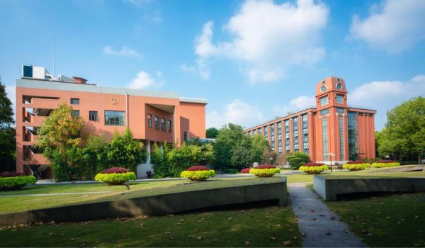 华东理工大学校园环境（华东理工大学校园环境怎么样）