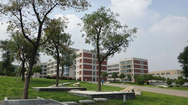 江苏建筑职业学院周边环境（江苏建筑职业技术学院校园风光）