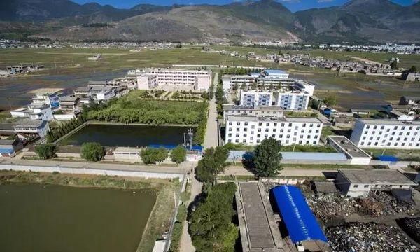 大理鹤庆职业学院图片（大理鹤庆县有什么景点）