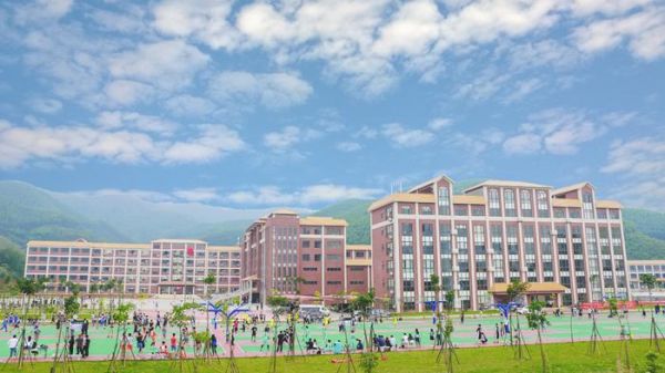 广州华夏职业学院篮球（广州华夏职业学院篮球场）-图2