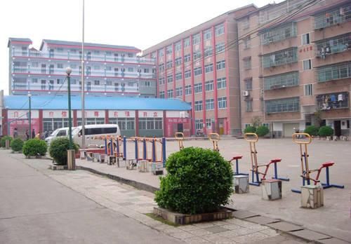 岳阳中山财经学校（岳阳中山财经学校地址）-图3