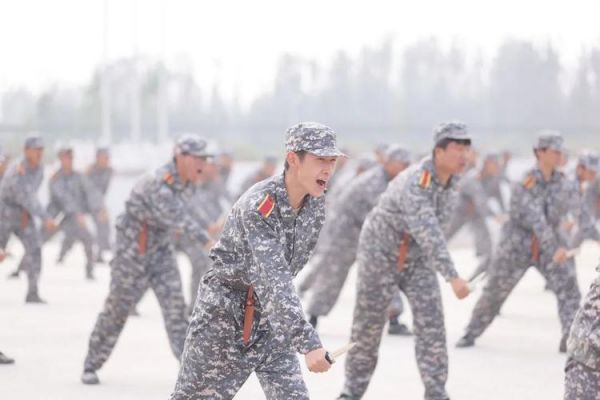 北京电子科技职业学院校服（北京电子科技职业学院校服颜色）