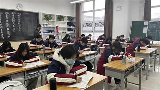 郑州初三复读学校（郑州初三学生怎样申请复读）-图1